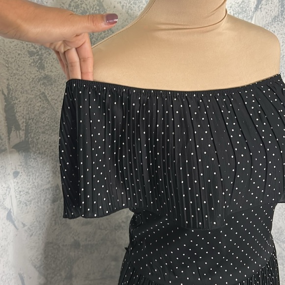 White House Black Market Black Sleeveless Dress with White Dots size xs - Picture 4 of 6